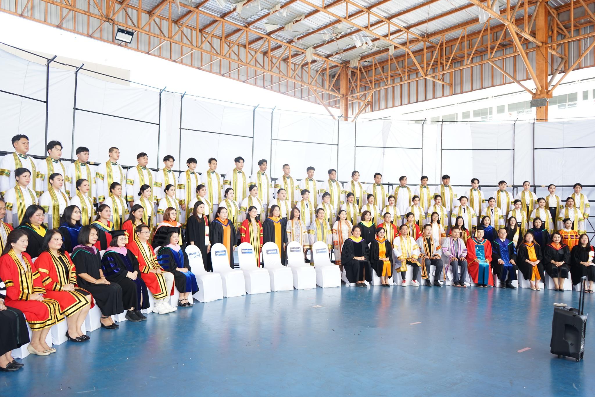 ภาพบรรยากาศการซ้อมรับพระราชทานปริญญาบัตร(วันซ้อมใหญ่) - คณะวิทยาศาสตร์และเทคโนโลยี มหาวิทยาลัยราชภัฏวไลยอลงกรณ์ ในพระบรมราชูปถัมภ์ | VRU